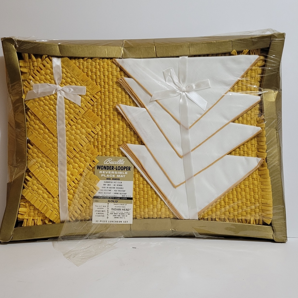 Vintage Bucilla Table Linens12 Piece Luncheon Set MCM